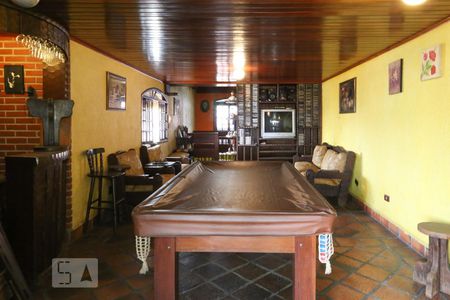 Casa à venda com 200m², 3 quartos e 3 vagasBar