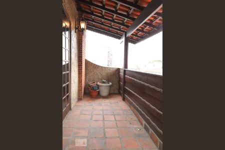 Casa à venda com 200m², 3 quartos e 3 vagasVaranda