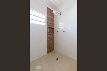 Banheiro de casa para alugar com 1 quarto, 80m² em Burgo Paulista, São Paulo