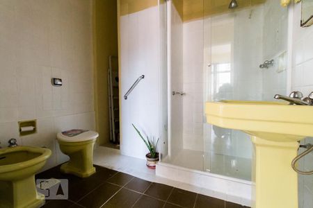 Banheiro de apartamento para alugar com 1 quarto, 44m² em Centro Histórico, Porto Alegre