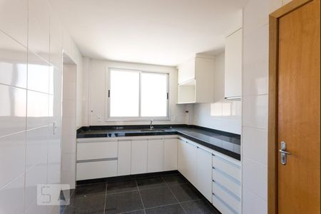Apartamento para alugar com 85m², 2 quartos e 2 vagasCozinha