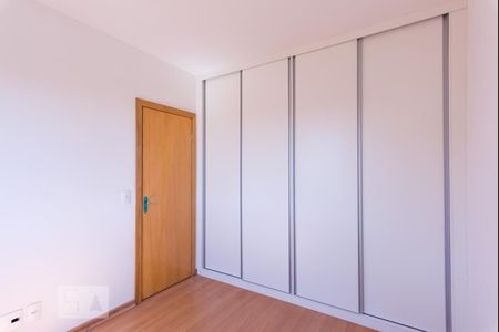 Quarto 1 de apartamento para alugar com 2 quartos, 85m² em Castelo, Belo Horizonte