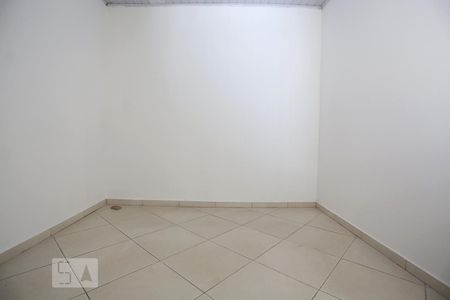 Quarto de casa para alugar com 1 quarto, 50m² em Jardim Roberto, Osasco