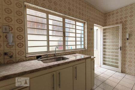 Casa à venda com 250m², 3 quartos e 2 vagas Casa à venda com 250m², 3 quartos e 2 vagasCozinha