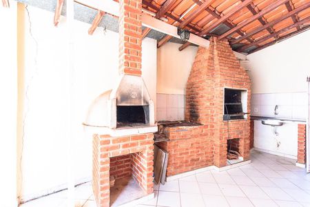 Casa à venda com 250m², 3 quartos e 2 vagas Casa à venda com 250m², 3 quartos e 2 vagasChurrasqueira