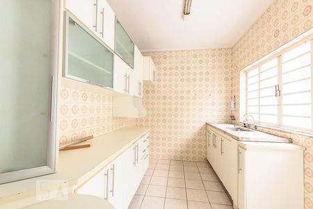 Casa à venda com 250m², 3 quartos e 2 vagas Casa à venda com 250m², 3 quartos e 2 vagasCozinha