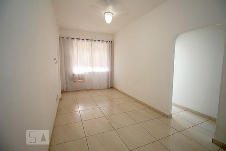 Sala de apartamento para alugar com 1 quarto, 55m² em Penha, Rio de Janeiro