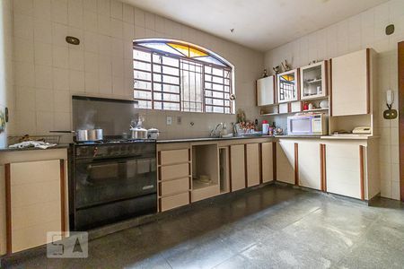Casa à venda com 386m², 3 quartos e 8 vagasCozinha