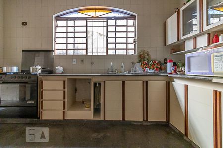 Casa à venda com 386m², 3 quartos e 8 vagasCozinha