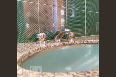 Casa à venda com 386m², 3 quartos e 8 vagasBanheiro da Suíte