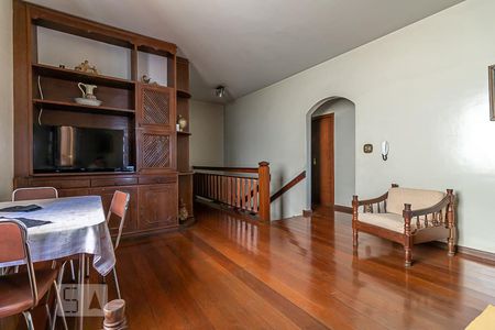 Casa à venda com 386m², 3 quartos e 8 vagasSala do Segundo Andar 