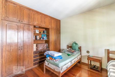 Casa à venda com 386m², 3 quartos e 8 vagasQuarto 2