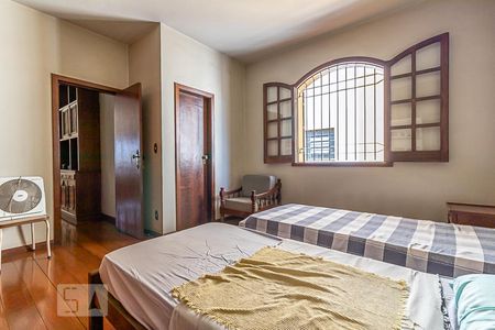 Casa à venda com 386m², 3 quartos e 8 vagasSuíte