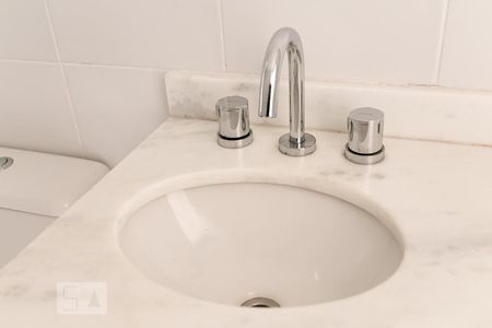 Banheiro - Torneira de apartamento para alugar com 3 quartos, 72m² em Cavalhada, Porto Alegre