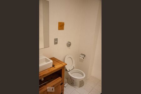 Banheiro de apartamento para alugar com 1 quarto, 45m² em Centro Histórico, Porto Alegre