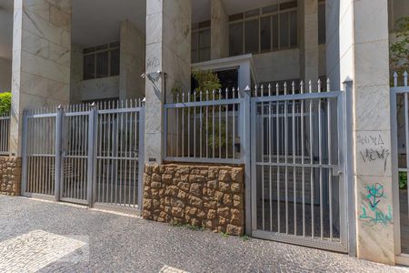Apartamento à venda com 151m², 3 quartos e 1 vaga Apartamento à venda com 151m², 3 quartos e 1 vagaFachada