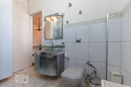 Apartamento à venda com 151m², 3 quartos e 1 vaga Apartamento à venda com 151m², 3 quartos e 1 vagaBanheiro da suíte