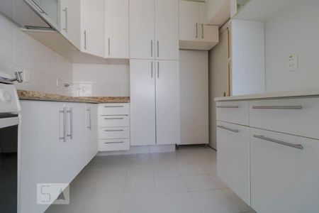 Apartamento à venda com 170m², 3 quartos e 2 vagas Apartamento à venda com 170m², 3 quartos e 2 vagasCozinha