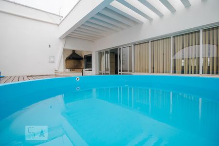 Apartamento à venda com 170m², 3 quartos e 2 vagas Apartamento à venda com 170m², 3 quartos e 2 vagasPiscina