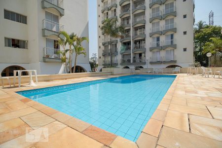 Apartamento à venda com 170m², 3 quartos e 2 vagas Apartamento à venda com 170m², 3 quartos e 2 vagasÁrea comum - Piscina