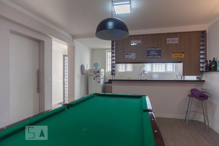 Casa à venda com 270m², 4 quartos e 8 vagas Casa à venda com 270m², 4 quartos e 8 vagasFundo - Sala