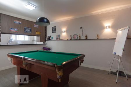 Casa à venda com 270m², 4 quartos e 8 vagas Casa à venda com 270m², 4 quartos e 8 vagasFundo - Sala