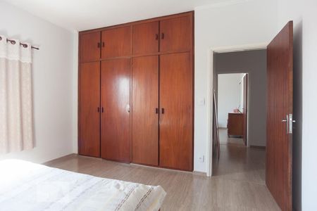 Casa à venda com 270m², 4 quartos e 8 vagas Casa à venda com 270m², 4 quartos e 8 vagasSuíte 2