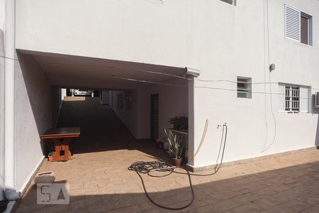 Casa à venda com 270m², 4 quartos e 8 vagas Casa à venda com 270m², 4 quartos e 8 vagasQuintal do fundo