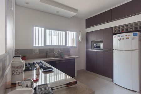 Casa à venda com 270m², 4 quartos e 8 vagas Casa à venda com 270m², 4 quartos e 8 vagasCozinha