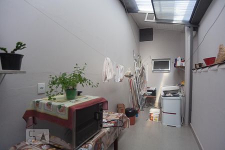 Casa à venda com 270m², 4 quartos e 8 vagas Casa à venda com 270m², 4 quartos e 8 vagasLavanderia