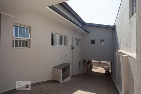 Casa à venda com 270m², 4 quartos e 8 vagas Casa à venda com 270m², 4 quartos e 8 vagasQuintal