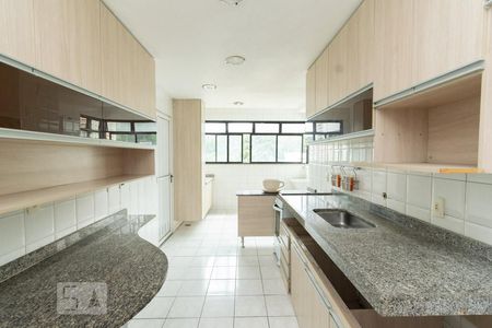 Apartamento para alugar com 102m², 3 quartos e 1 vagaCozinha
