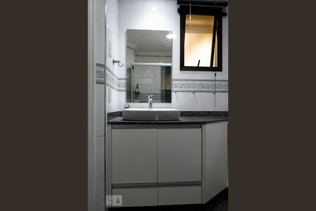 Apartamento à venda com 109m², 3 quartos e 2 vagas Apartamento à venda com 109m², 3 quartos e 2 vagasBANHEIRO QUARTO 3