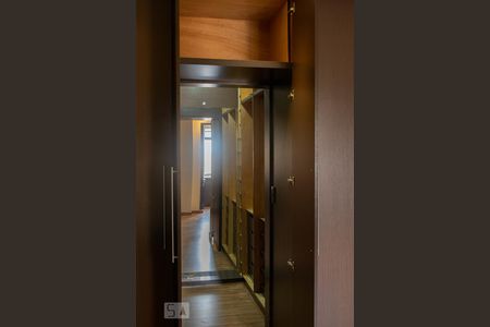 Apartamento à venda com 109m², 3 quartos e 2 vagas Apartamento à venda com 109m², 3 quartos e 2 vagasCLOSET QUARTO 3 SUITE