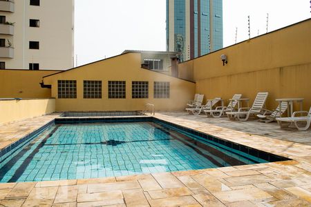 Apartamento à venda com 109m², 3 quartos e 2 vagas Apartamento à venda com 109m², 3 quartos e 2 vagasÁrea comum - Piscina