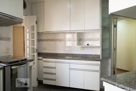Apartamento à venda com 109m², 3 quartos e 2 vagas Apartamento à venda com 109m², 3 quartos e 2 vagasCOZINHA