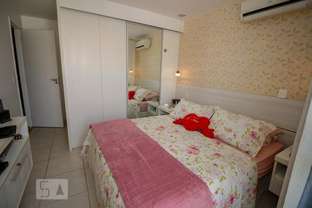 Casa de condomínio à venda com 280m², 5 quartos e 2 vagas Casa de condomínio à venda com 280m², 5 quartos e 2 vagasSuite 2