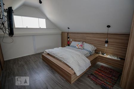 Casa de condomínio à venda com 280m², 5 quartos e 2 vagas Casa de condomínio à venda com 280m², 5 quartos e 2 vagasSuite 4