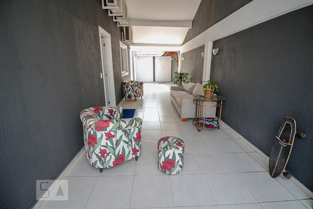 Casa de condomínio à venda com 280m², 5 quartos e 2 vagas Casa de condomínio à venda com 280m², 5 quartos e 2 vagasÁrea Externa
