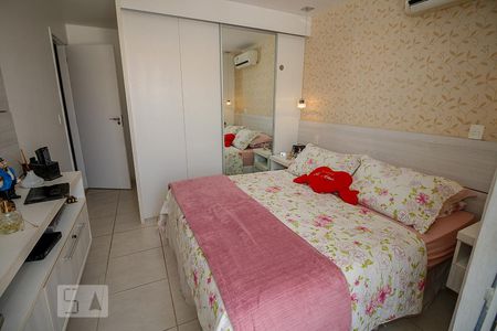 Casa de condomínio à venda com 280m², 5 quartos e 2 vagas Casa de condomínio à venda com 280m², 5 quartos e 2 vagasSuite 2