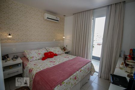 Casa de condomínio à venda com 280m², 5 quartos e 2 vagas Casa de condomínio à venda com 280m², 5 quartos e 2 vagasSuite 2