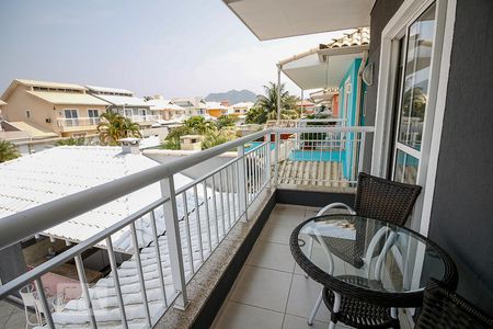 Casa de condomínio à venda com 280m², 5 quartos e 2 vagas Casa de condomínio à venda com 280m², 5 quartos e 2 vagasVaranda