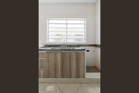 Casa à venda com 165m², 3 quartos e 2 vagas Casa à venda com 165m², 3 quartos e 2 vagasCozinha