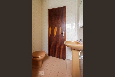 Casa à venda com 165m², 3 quartos e 2 vagas Casa à venda com 165m², 3 quartos e 2 vagasBanheiro