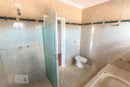 Casa de condomínio à venda com 300m², 4 quartos e 2 vagasBanheiro do Quarto 4