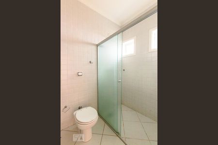 Casa de condomínio à venda com 300m², 4 quartos e 2 vagasBanheiro do Quarto 1