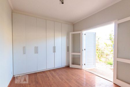 Casa de condomínio à venda com 300m², 4 quartos e 2 vagasQuarto 2