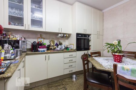 Casa à venda com 545m², 5 quartos e 6 vagasCozinha