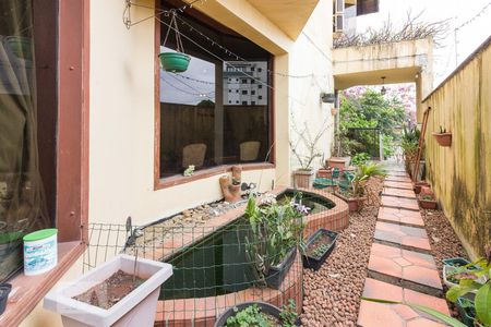 Casa à venda com 545m², 5 quartos e 6 vagasCorredor Lateral