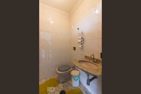 Casa à venda com 545m², 5 quartos e 6 vagasBanheiro de Serviço